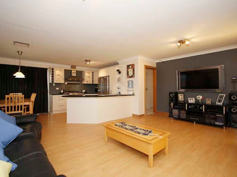 17 Lyndhurst Road, SEAFORD SA 5169, Seaford - Thumbnail 2