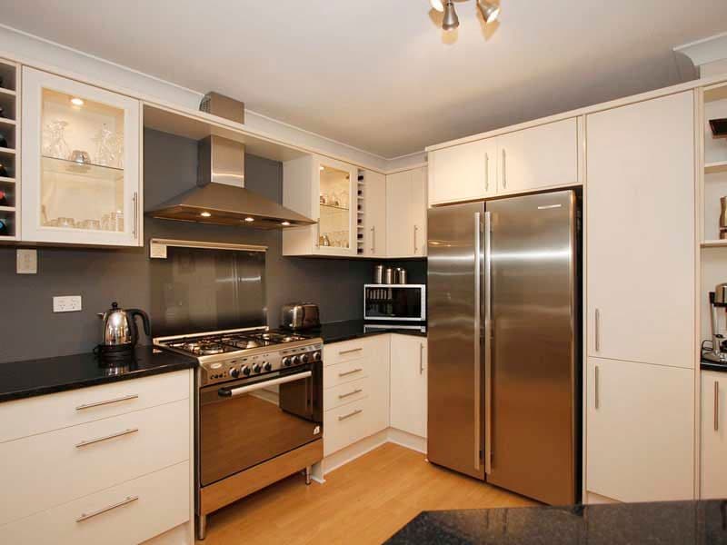 17 Lyndhurst Road, SEAFORD SA 5169, Seaford - Thumbnail 3