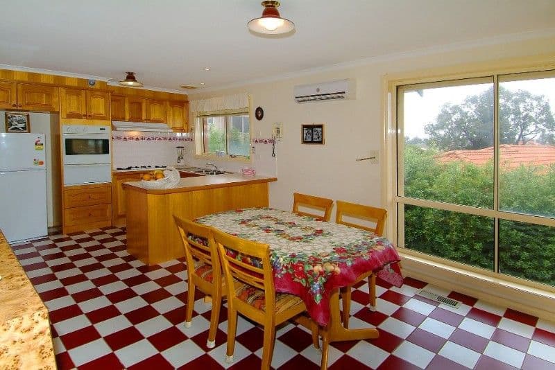 27 Bradley Drive, MILL PARK VIC 3082, Mill Park - Thumbnail 3
