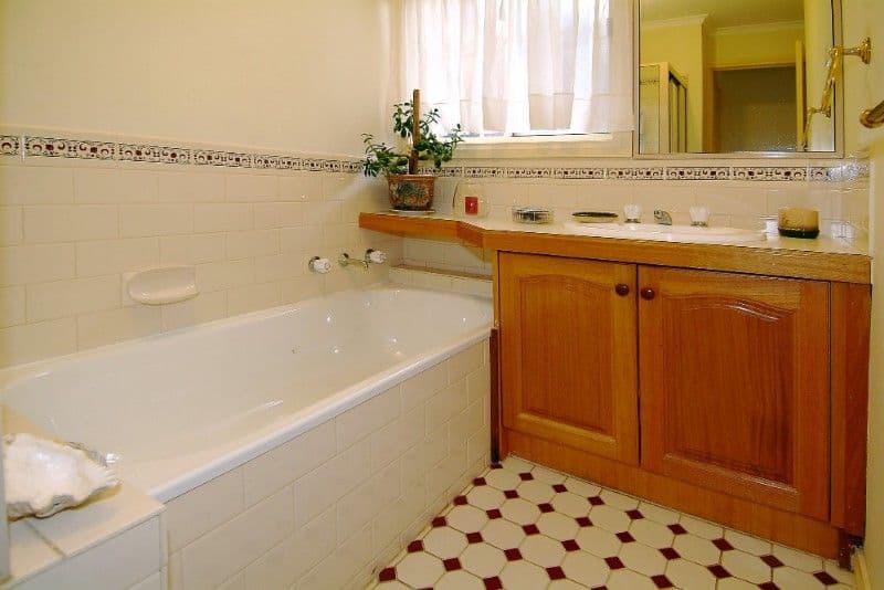 27 Bradley Drive, MILL PARK VIC 3082, Mill Park - Thumbnail 5