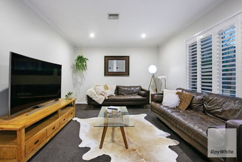 2 Lanark Way, Gowanbrae VIC 3043, Gowanbrae - Thumbnail 2
