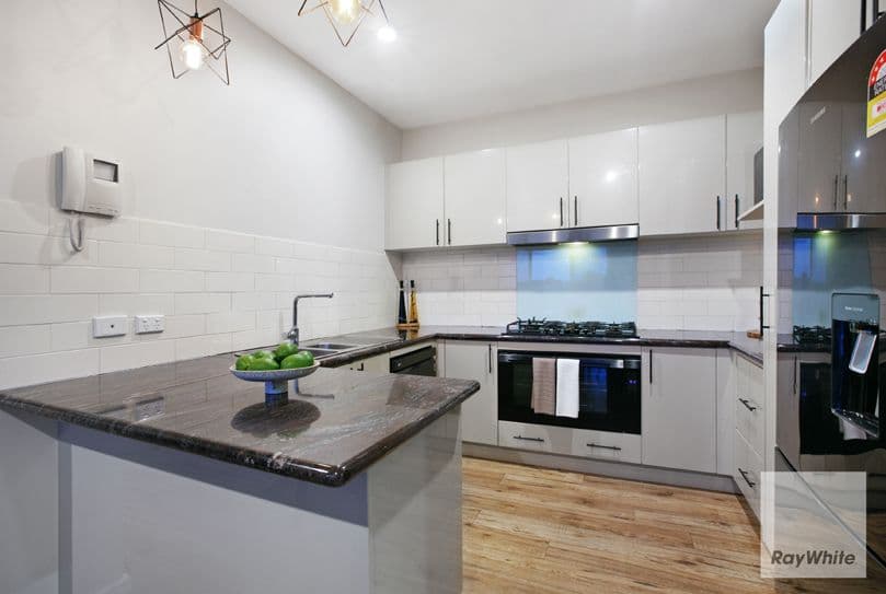 2 Lanark Way, Gowanbrae VIC 3043, Gowanbrae - Thumbnail 3