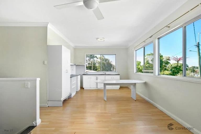 22 Kumbari Avenue, Southport QLD 4215, Southport - Thumbnail 3