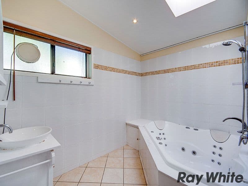 28 Hutton Road, ARANA HILLS QLD 4054, Arana Hills - Thumbnail 7