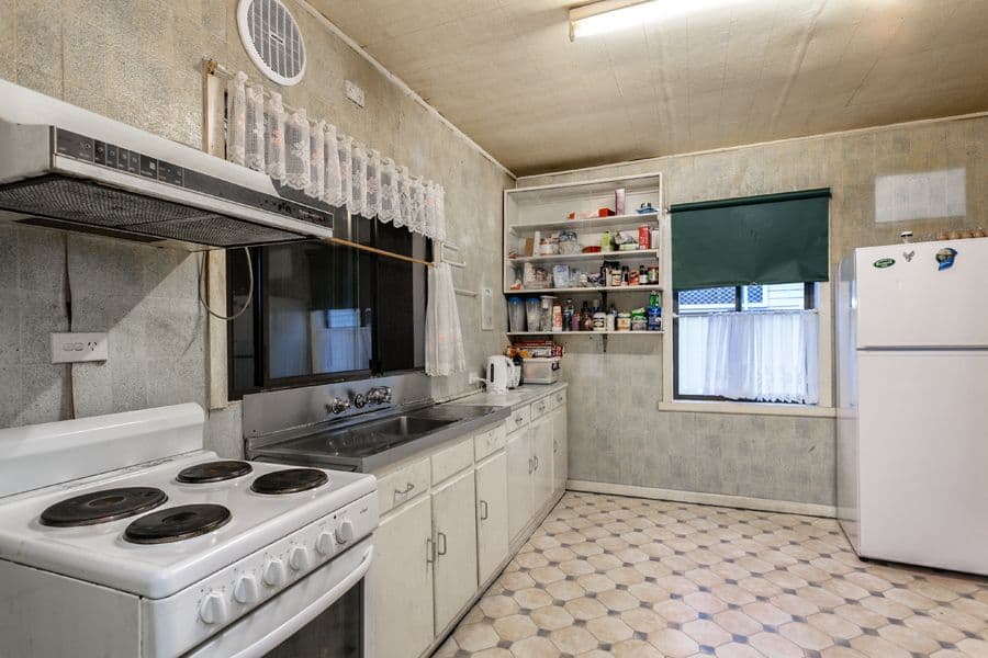25 Vule Street, ST ALBANS VIC 3021, St Albans - Thumbnail 3