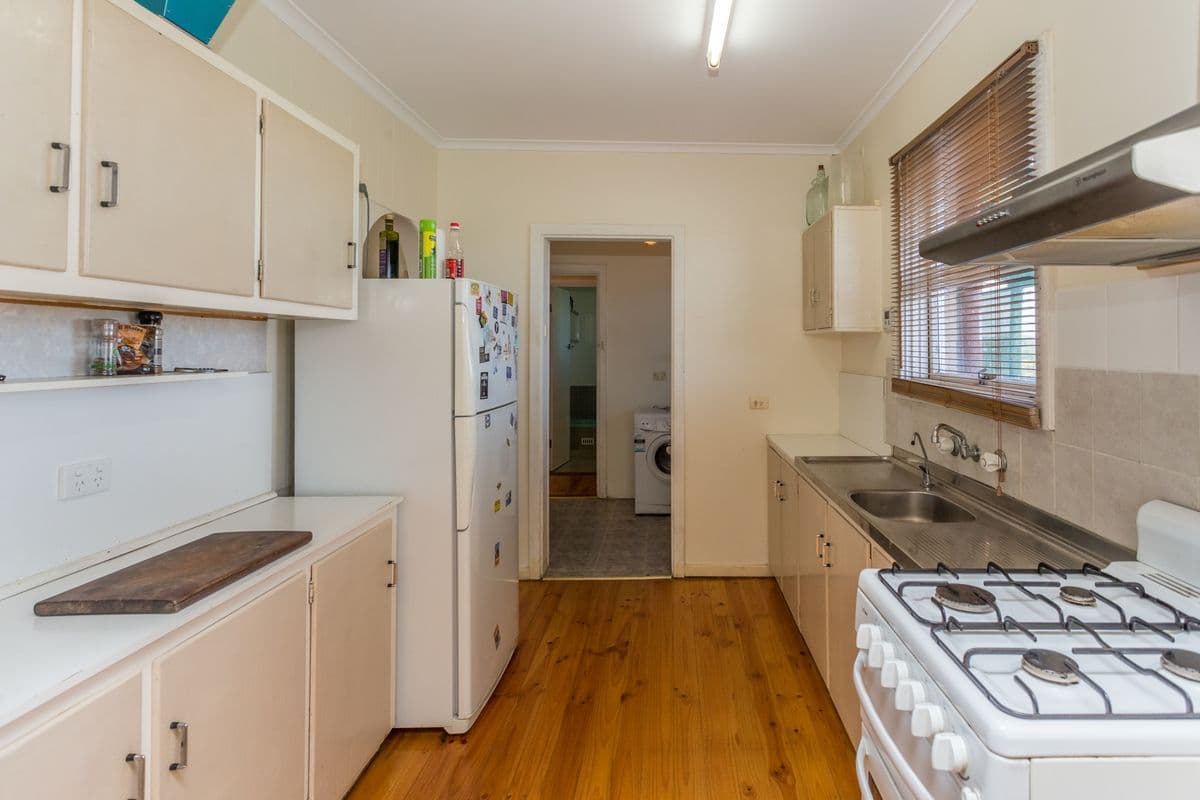 12 Tooma Street, O'Sullivan Beach SA 5166, O'Sullivan Beach - Thumbnail 3