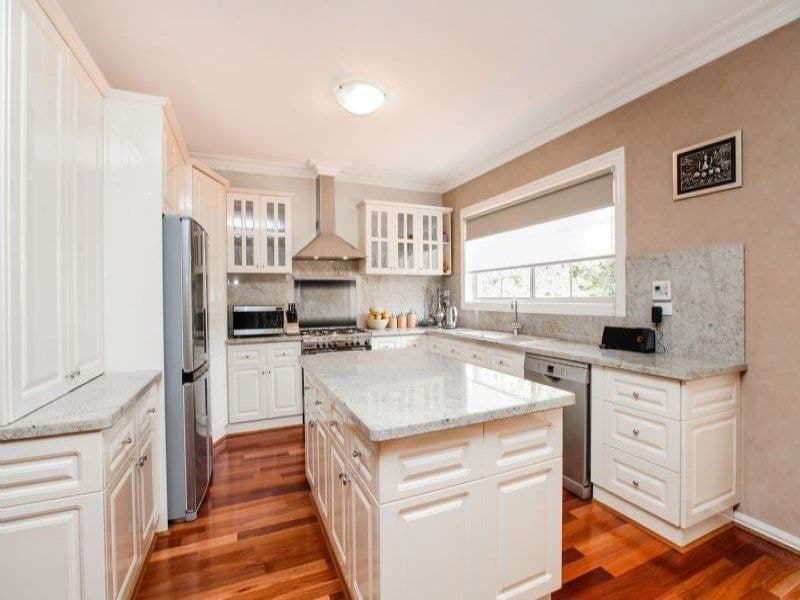 5 Barn Elms Parade, Caroline Springs - Thumbnail 3
