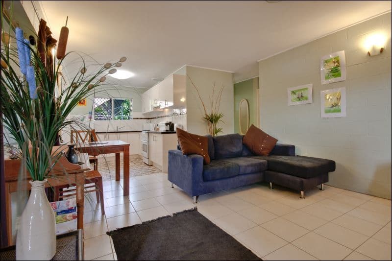 2 Granadilla Street, HOLLOWAYS BEACH QLD 4878, Holloways Beach - Thumbnail 2