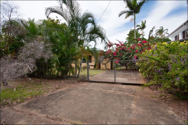2 Granadilla Street, HOLLOWAYS BEACH QLD 4878, Holloways Beach - Thumbnail 8