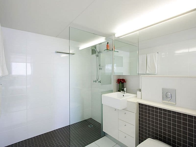 111 'The Anchorage', 32 Riverview Parade, SURFERS PARADISE QLD 4217, Surfers Paradise - Thumbnail 5