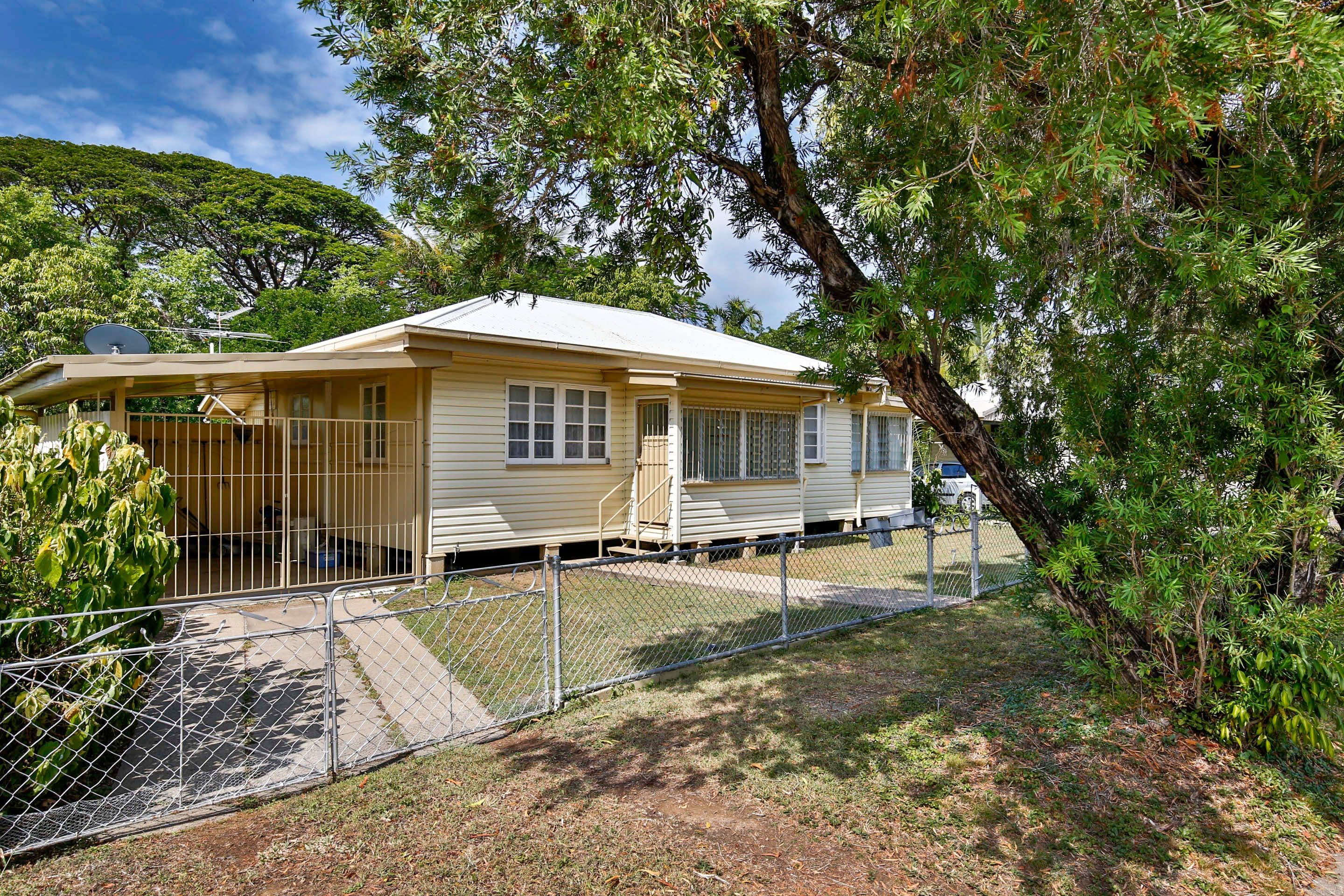 7 Hopkins Street, Currajong QLD 4812, Currajong - Image 1