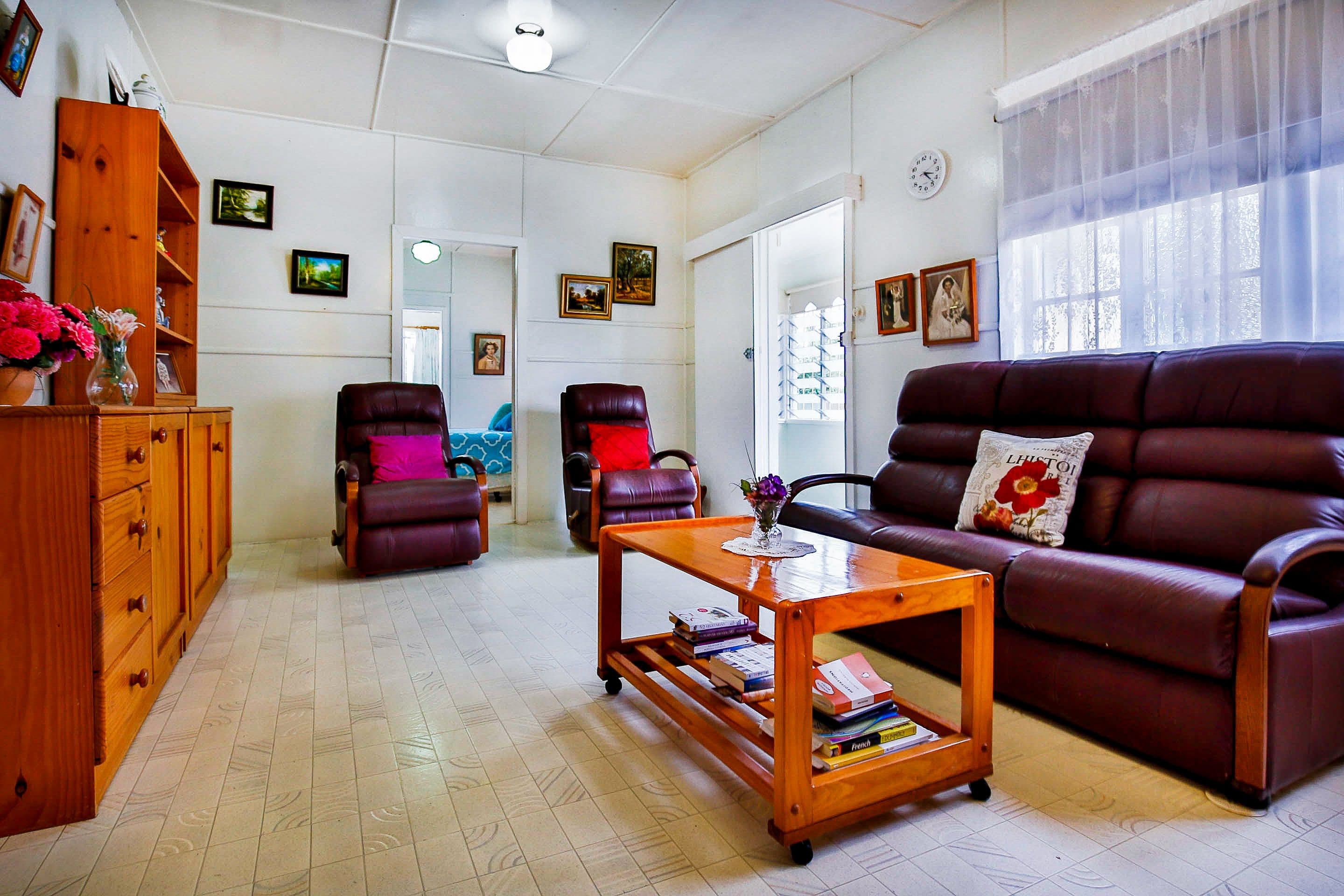 7 Hopkins Street, Currajong QLD 4812, Currajong - Thumbnail 2