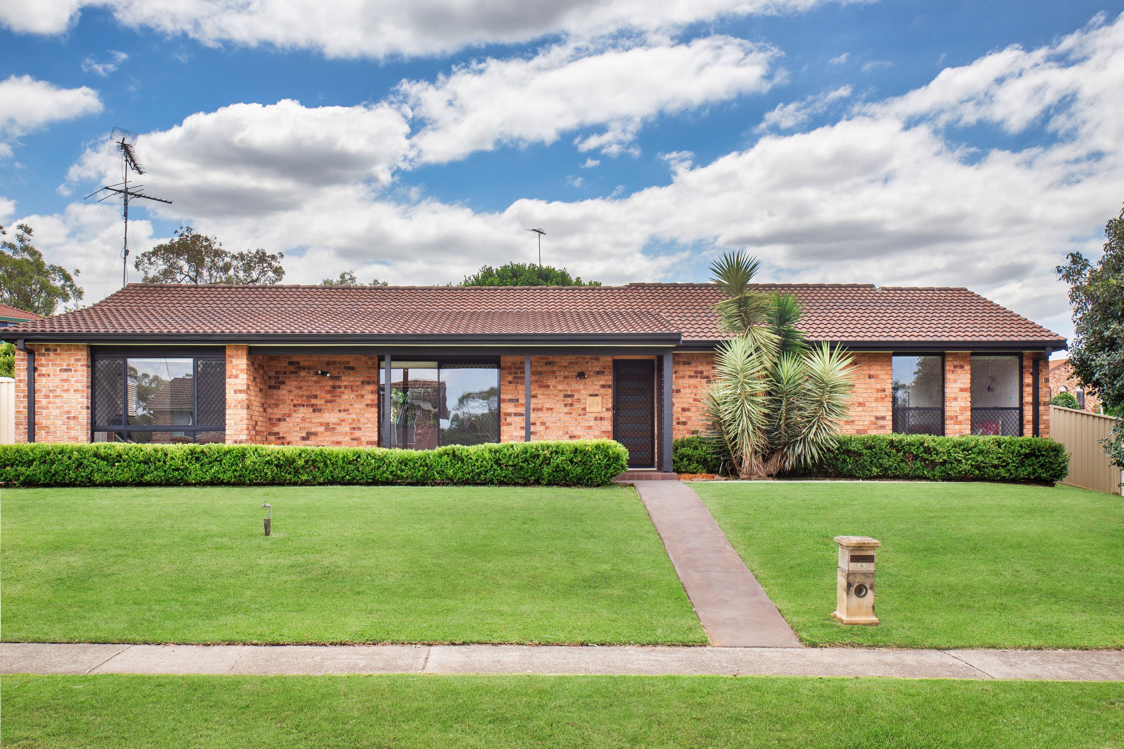 21 Jervis Drive, Illawong NSW 2234, Illawong - Image 1