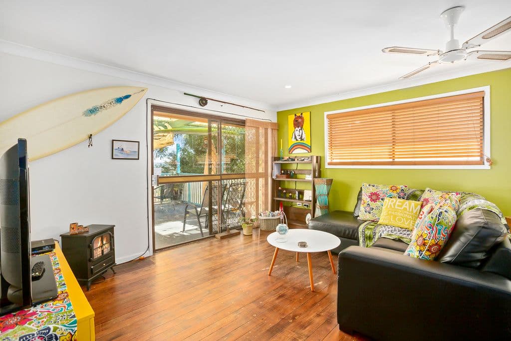 8 Cominan Avenue, Banora Point NSW 2486, Banora Point - Thumbnail 2