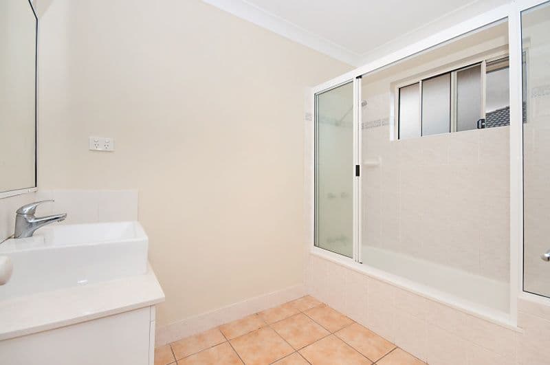 10 Fairmeadow Drive, MOUNT PLEASANT QLD 4740, Mount Pleasant - Thumbnail 2