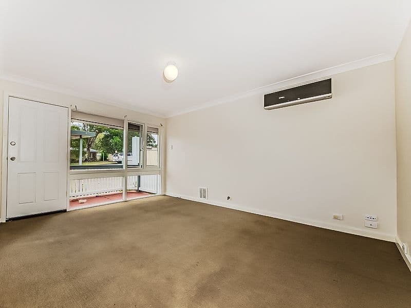 26 Rochford Way, Girrawheen WA 6064, Girrawheen - Thumbnail 3