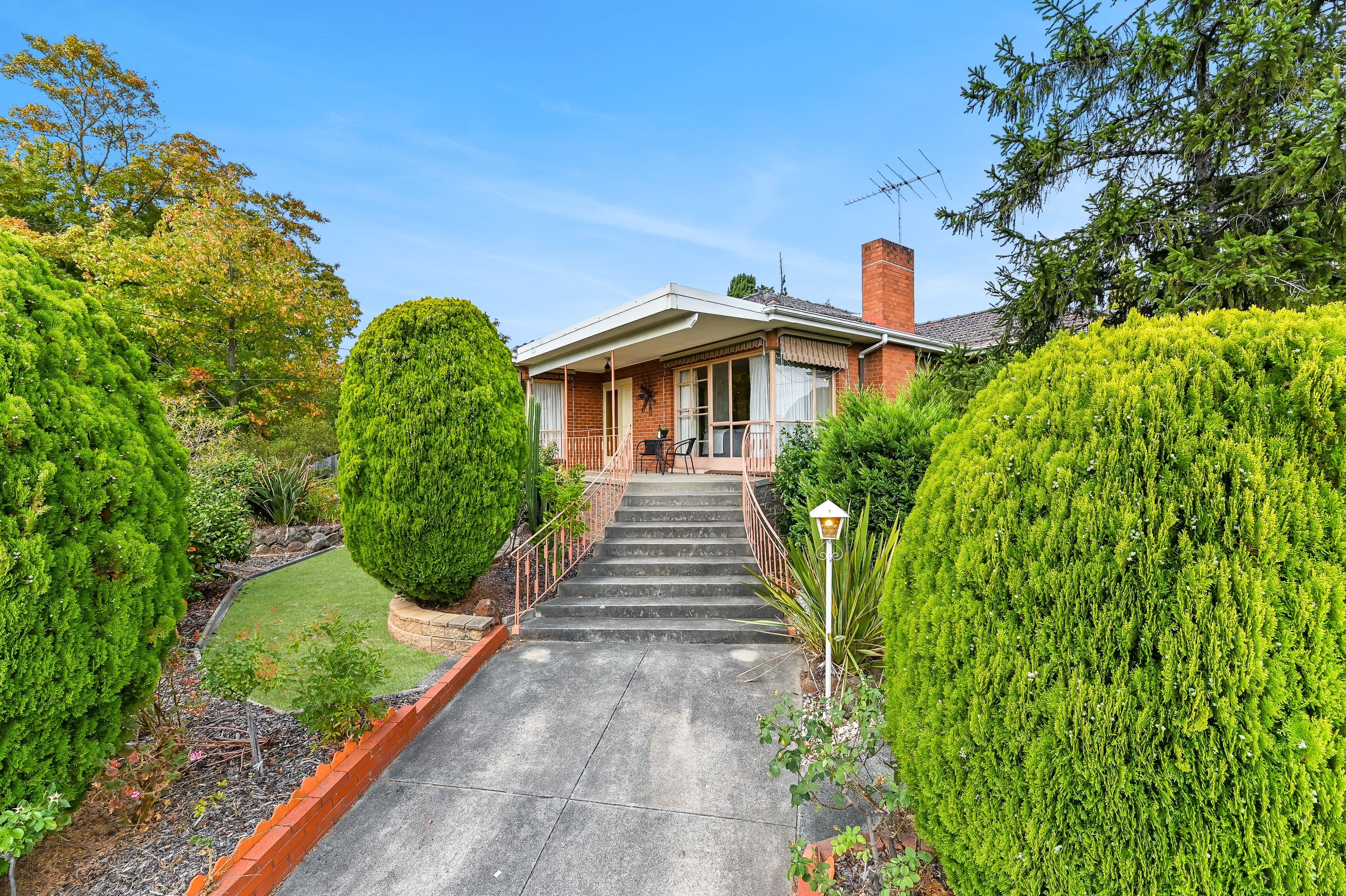 2 Lorraine Drive, Burwood East VIC 3151, Burwood East - Thumbnail 2