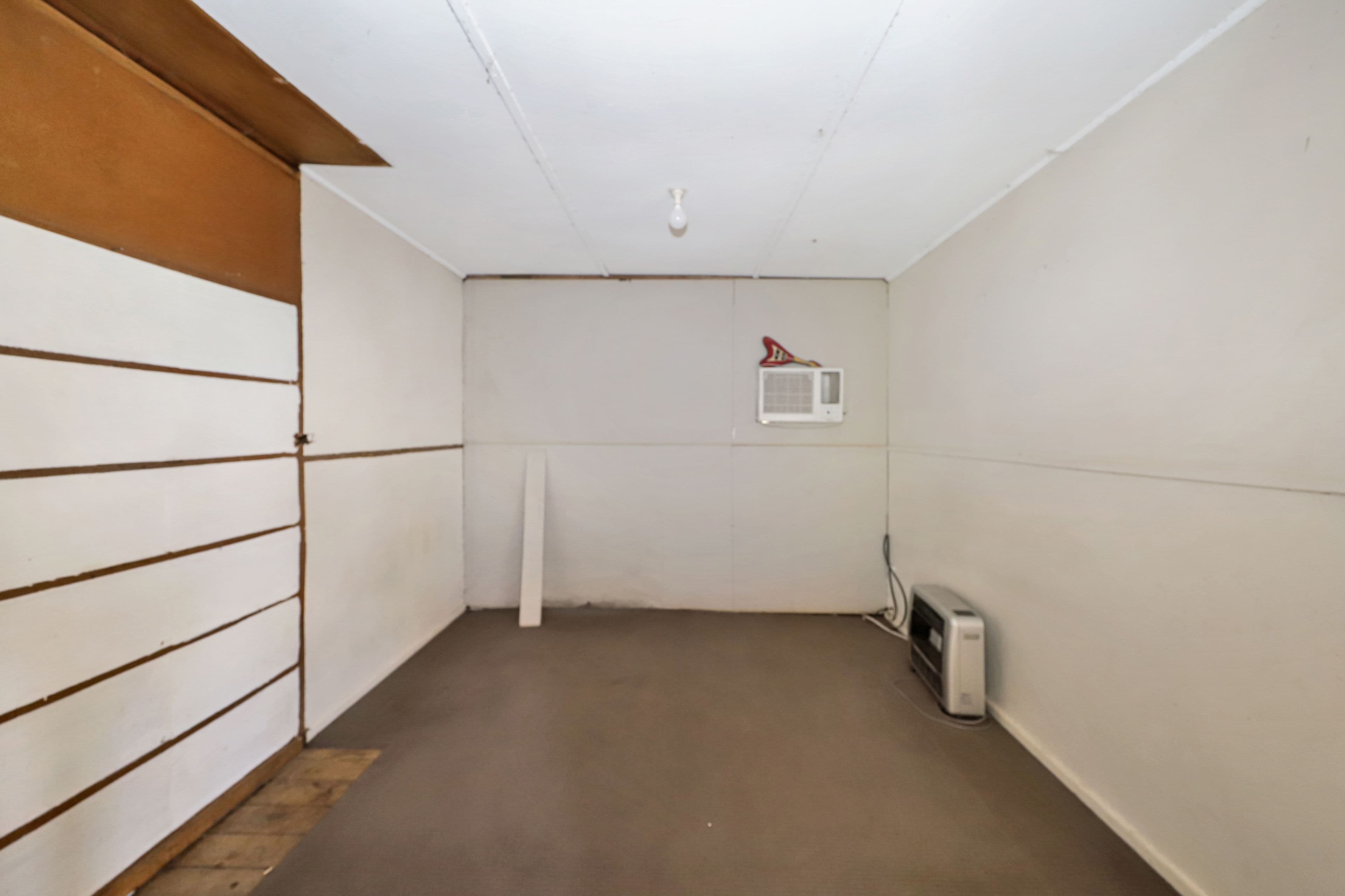 84-86 Clarke Street, Tumut NSW 2720, Tumut - Thumbnail 2