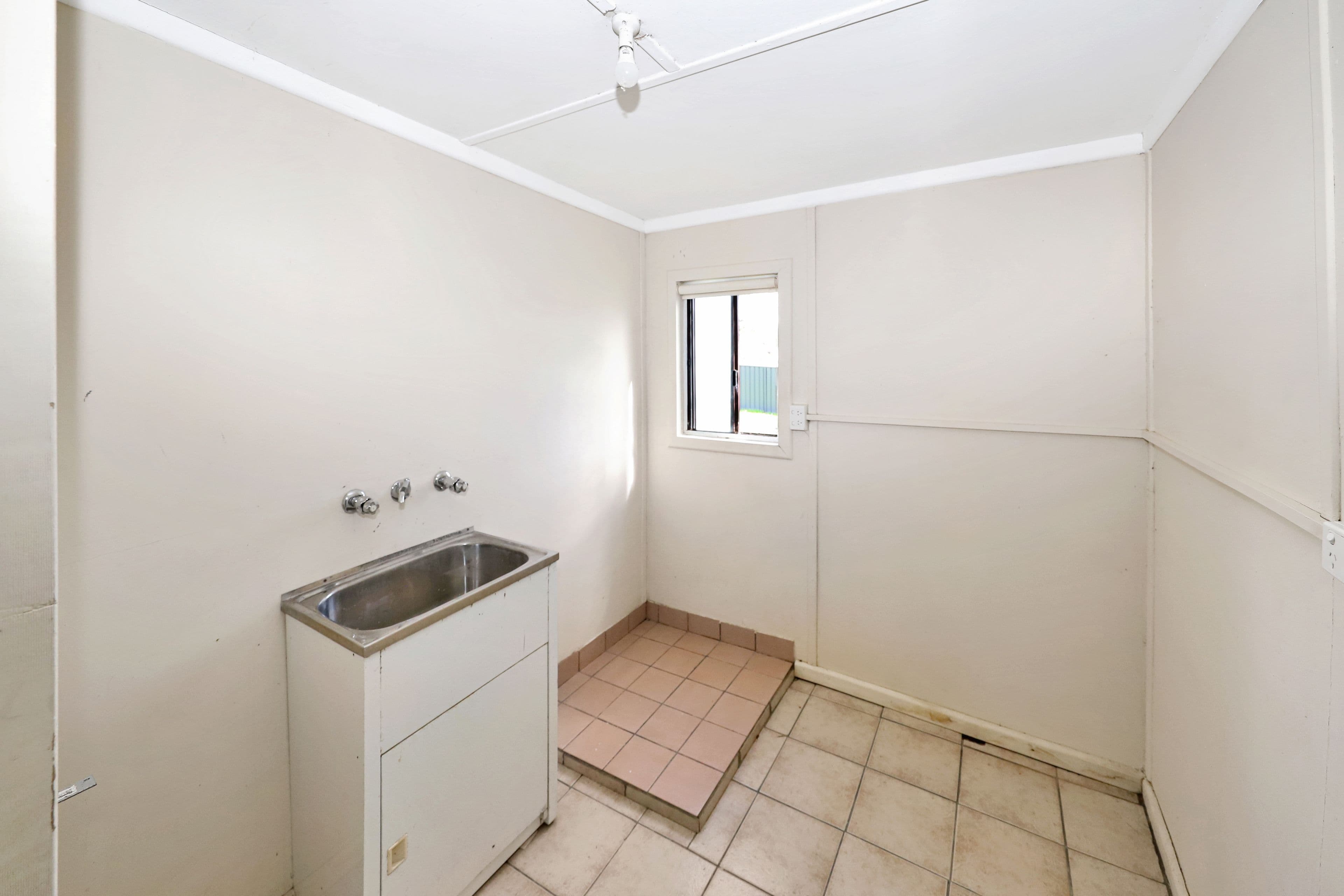 84-86 Clarke Street, Tumut NSW 2720, Tumut - Thumbnail 6