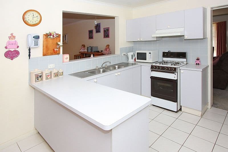 4 Berala Place, MILL PARK VIC 3082, Mill Park - Thumbnail 2