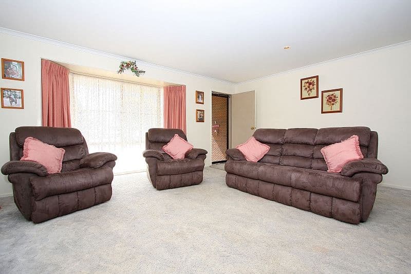 4 Berala Place, MILL PARK VIC 3082, Mill Park - Thumbnail 4