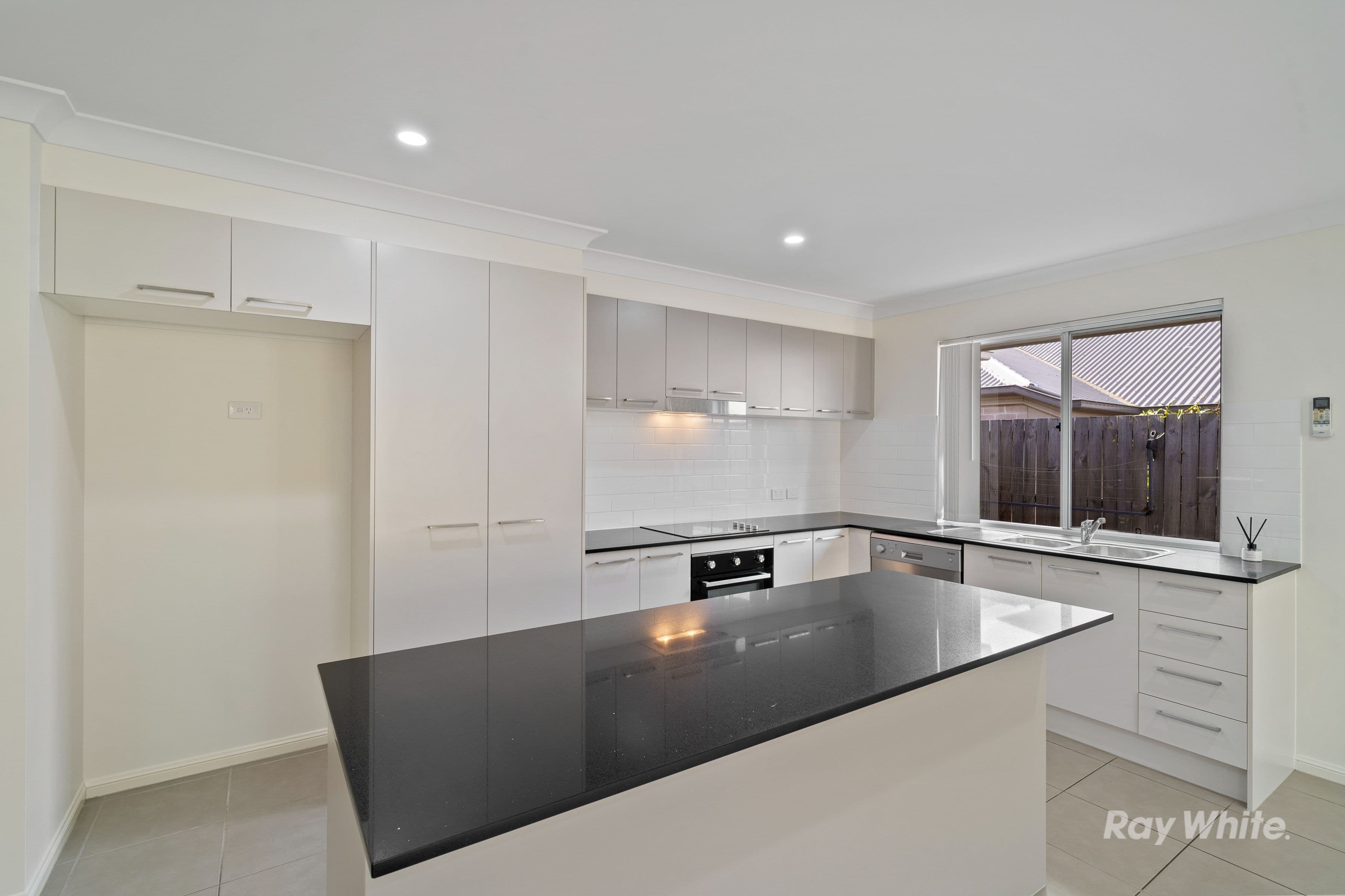 48 Mcgoldrick Street, FLAGSTONE QLD 4280, Flagstone - Thumbnail 3