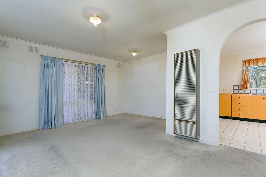 17 Odessa Avenue, KEILOR DOWNS VIC 3038, Keilor Downs - Thumbnail 2