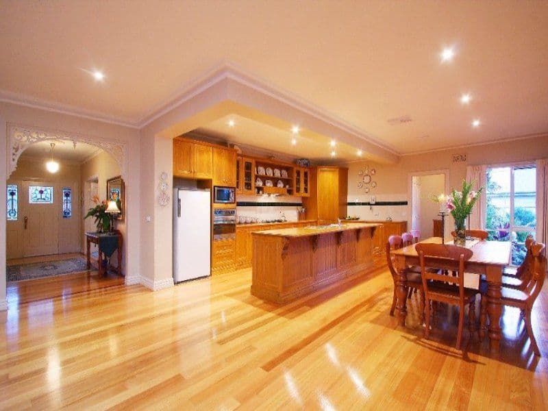 2 Pinehill Way, DOREEN VIC 3754, Doreen - Thumbnail 2
