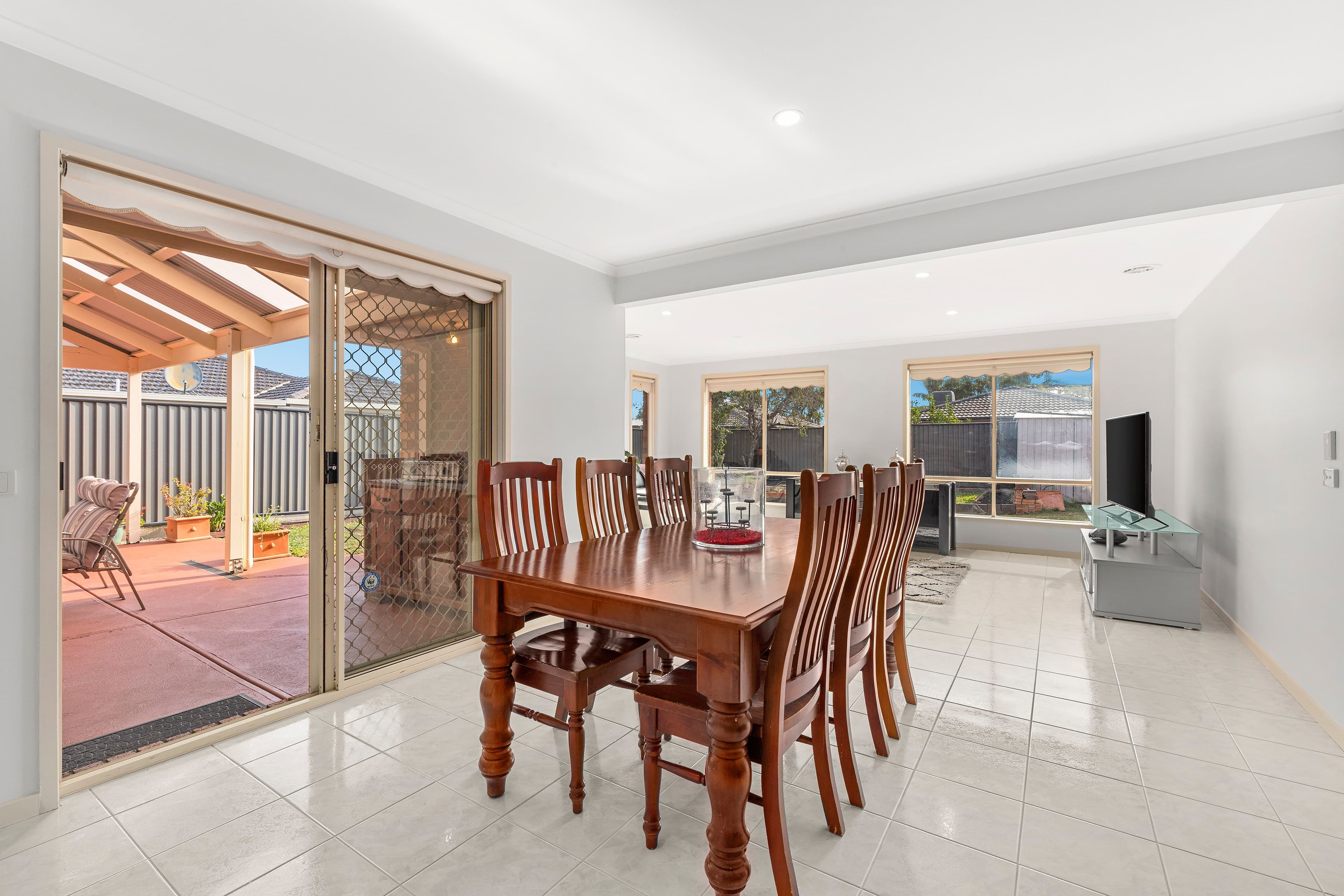 75 Prince Of Wales Avenue, Mill Park VIC 3082, Mill Park - Thumbnail 4