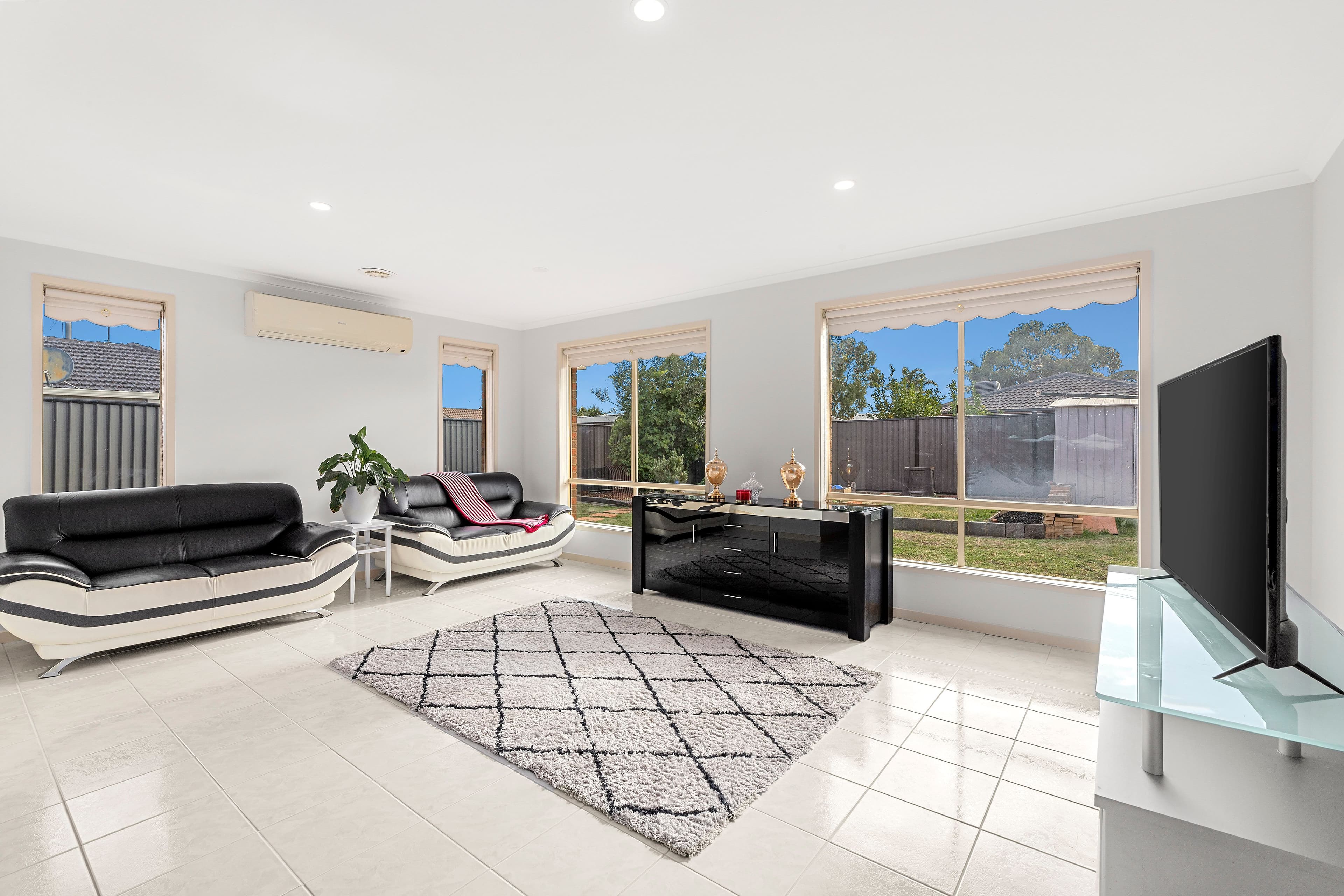 75 Prince Of Wales Avenue, Mill Park VIC 3082, Mill Park - Thumbnail 5