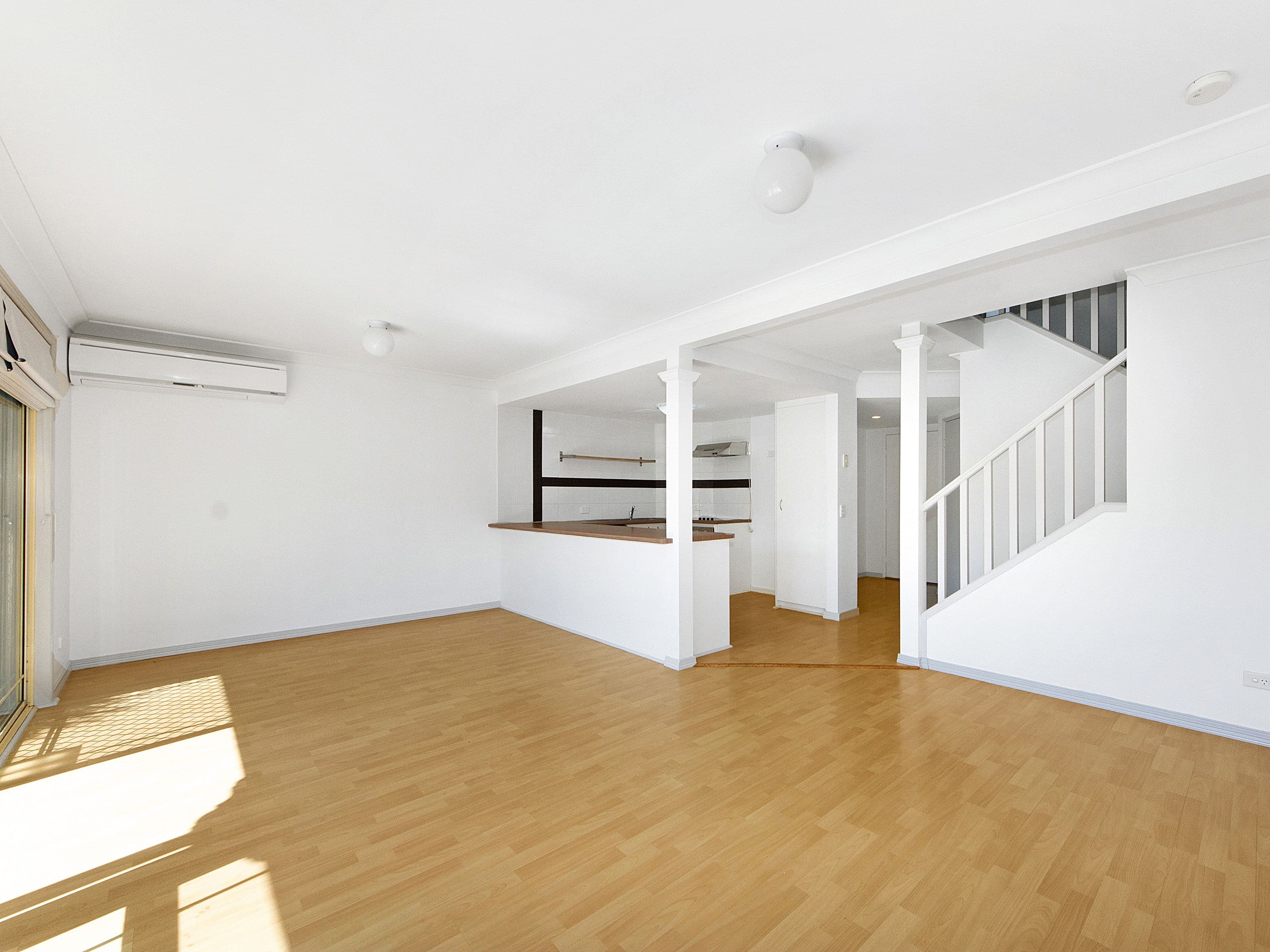 98 Old Coach Road, Mudgeeraba QLD 4213, Mudgeeraba - Thumbnail 2