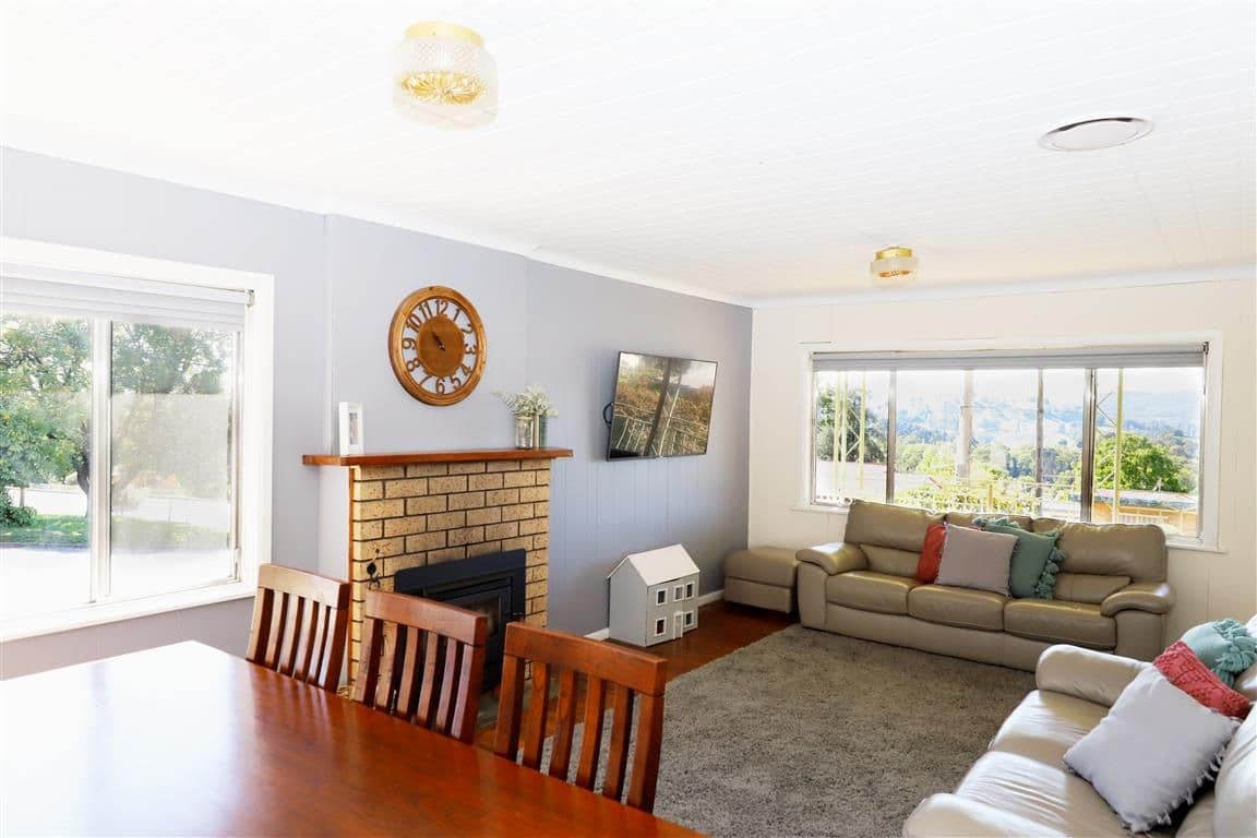 1 Mountain Avenue, Batlow - Thumbnail 2