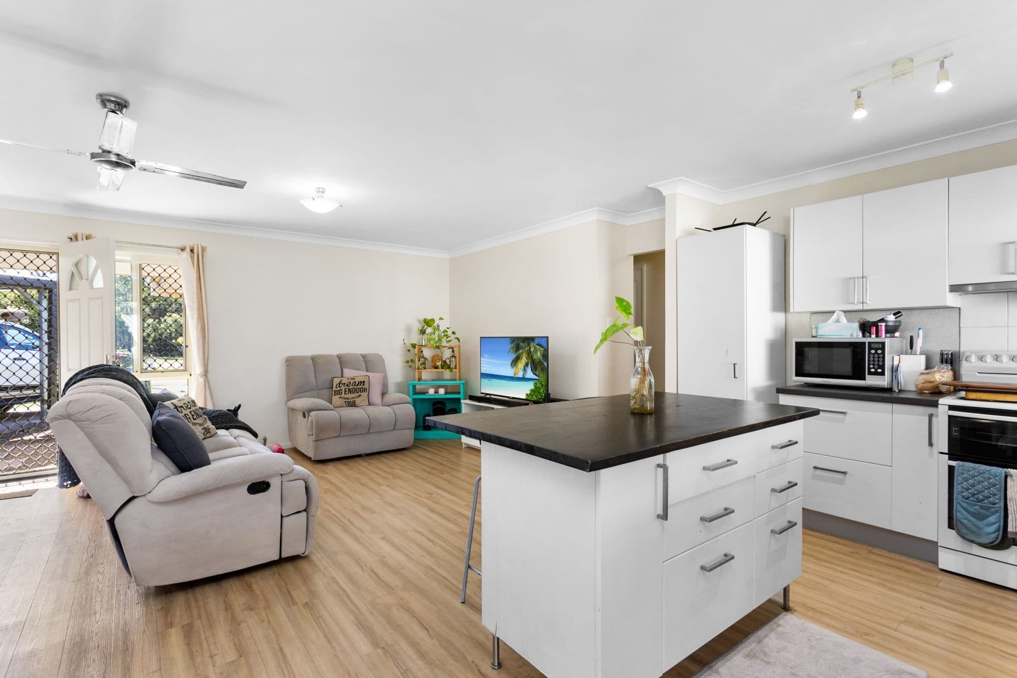 8 Jesse Court, Deception Bay QLD 4508, Deception Bay - Thumbnail 4