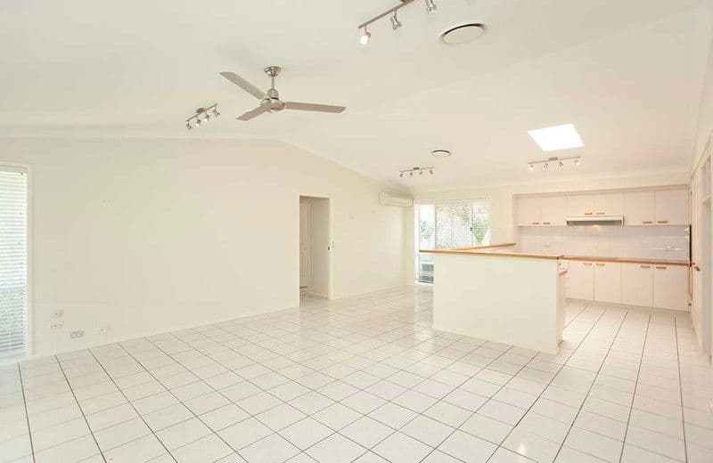 2 Royal Court, Ivanhoe, Ivanhoe - Thumbnail 3