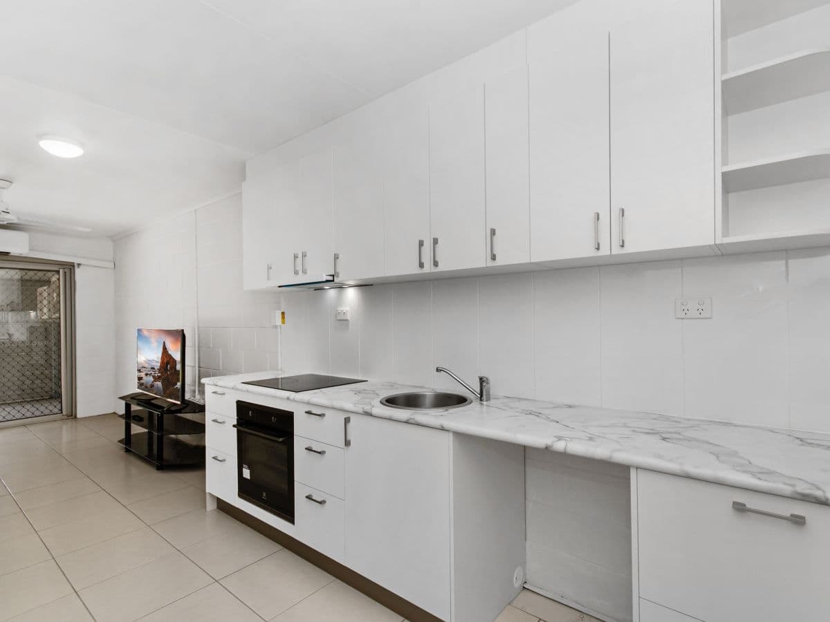 7 Richmond Street, Hermit Park QLD 4812, Hermit Park - Thumbnail 2