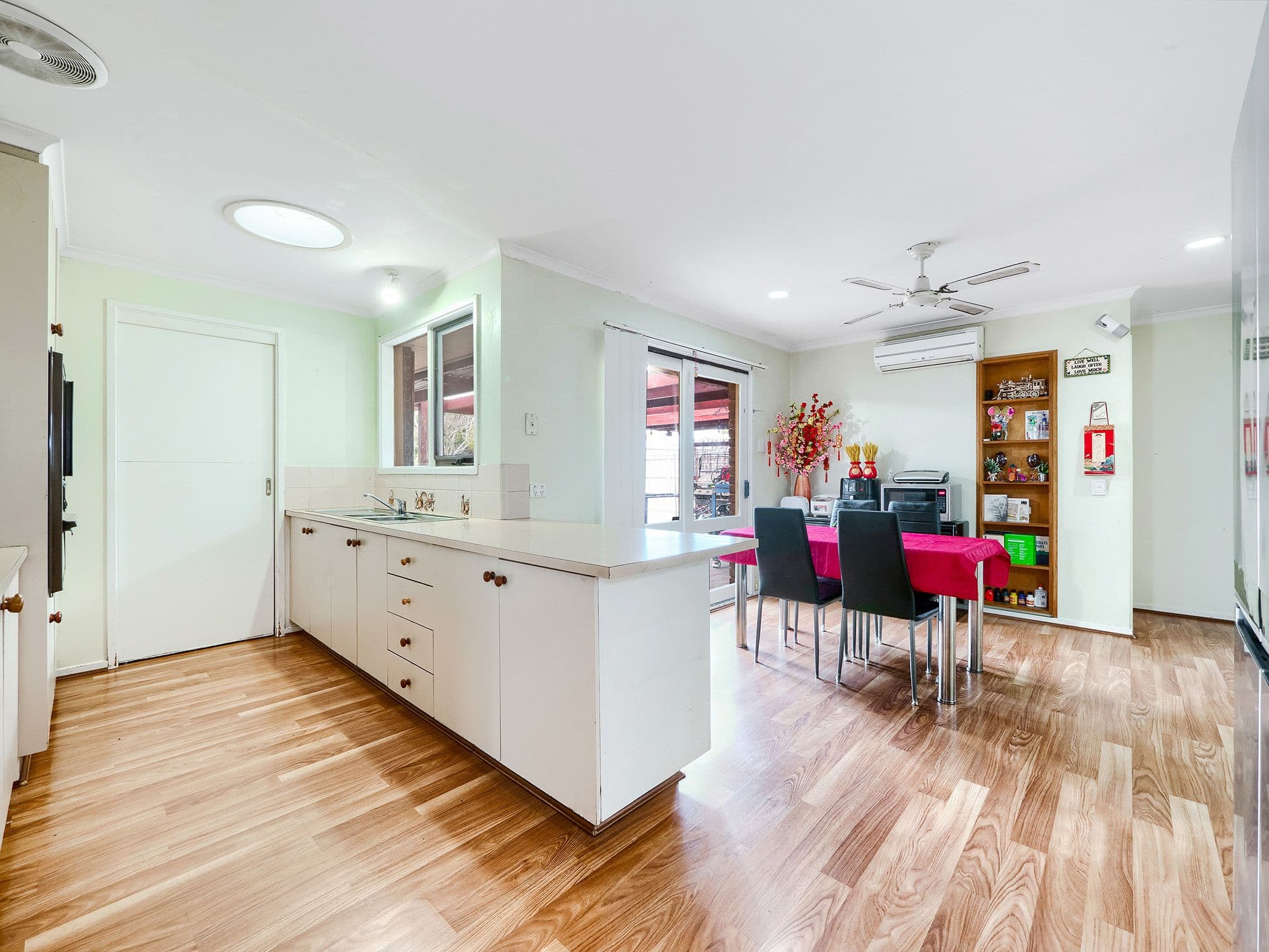 14 Hindmarsh Court, Cranbourne North VIC 3977, Cranbourne North - Thumbnail 2