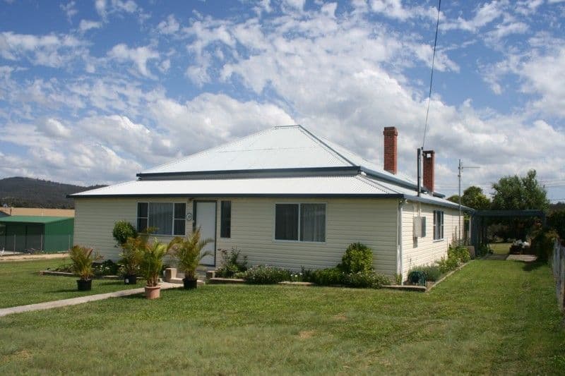 39 Douglas Street, TENTERFIELD NSW 2372, Tenterfield - Image 1