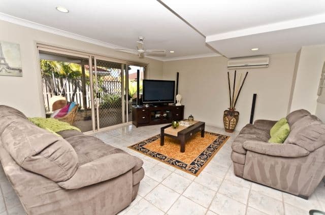 16 Northwestern Court, VARSITY LAKES QLD 4227, Varsity Lakes - Thumbnail 2