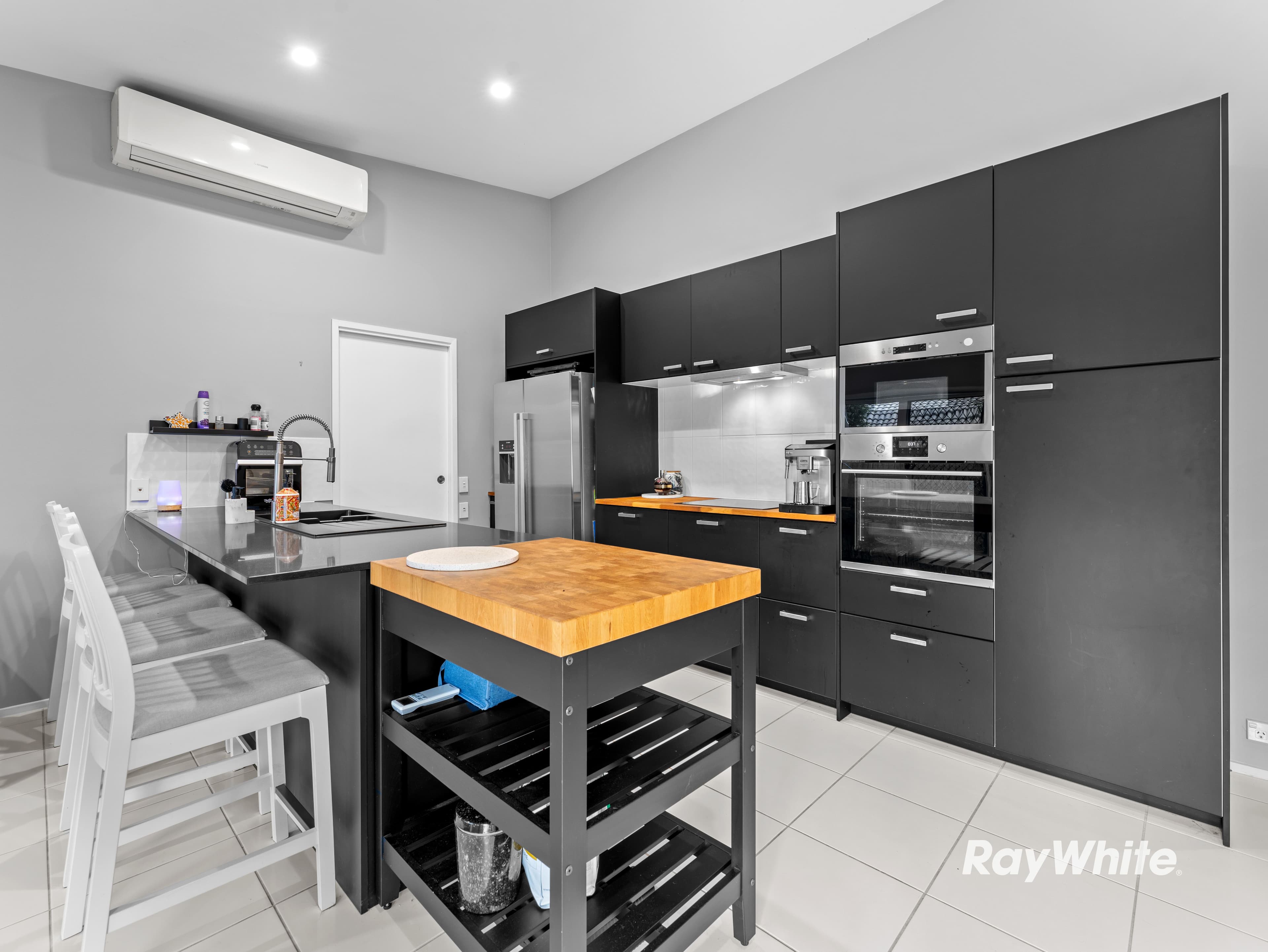 64 Castile Crescent, Edens Landing QLD 4207, Edens Landing - Thumbnail 5