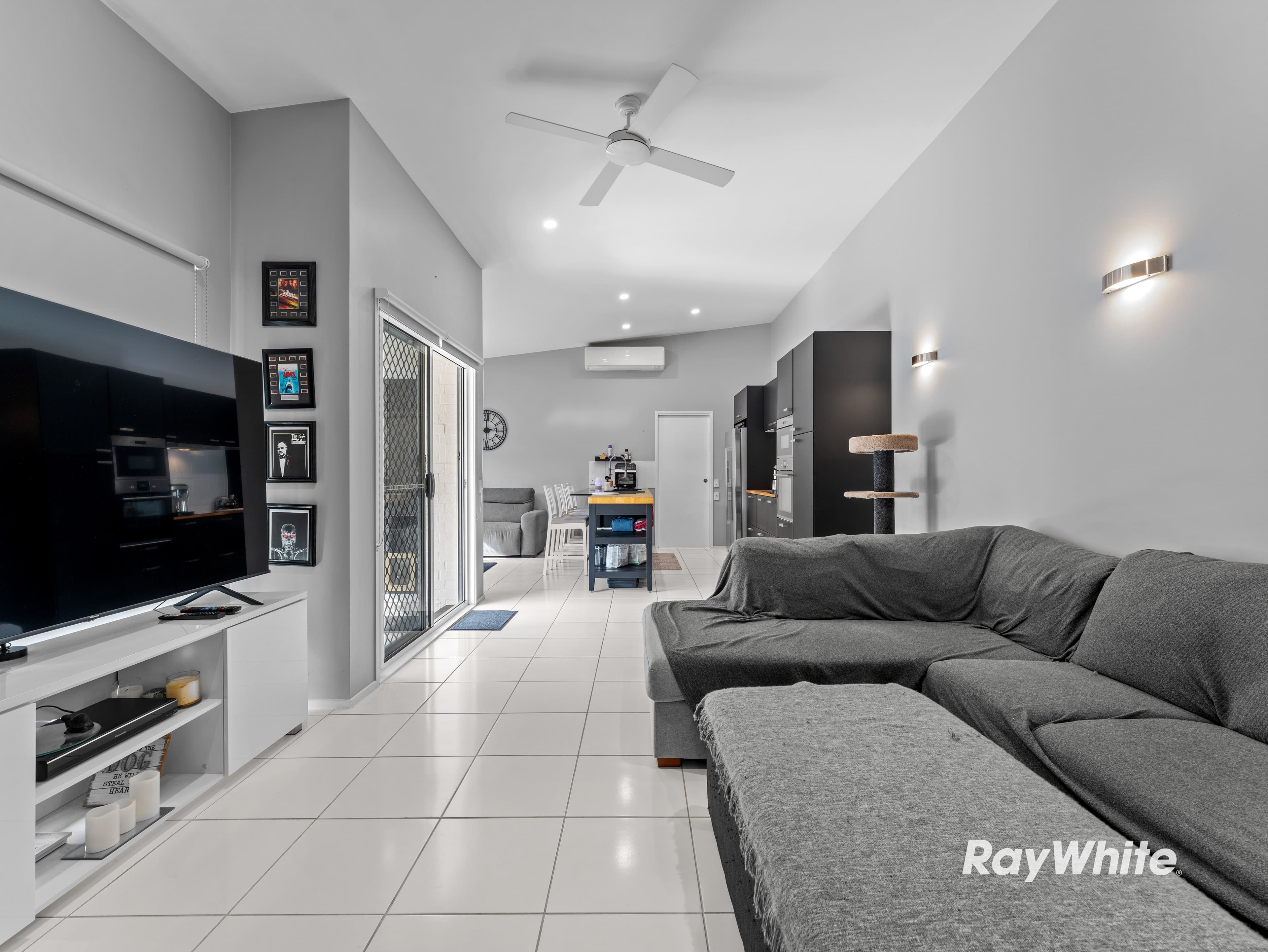 64 Castile Crescent, Edens Landing QLD 4207, Edens Landing - Thumbnail 6