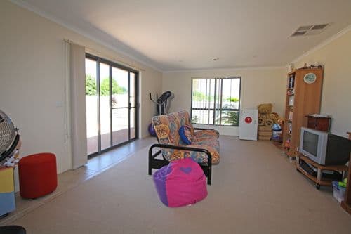 10 Hyland Drive, BUNGENDORE NSW 2621, Bungendore - Thumbnail 7