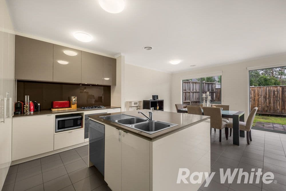 38 Brunton Crescent, Mulgrave VIC 3170, Mulgrave - Thumbnail 2