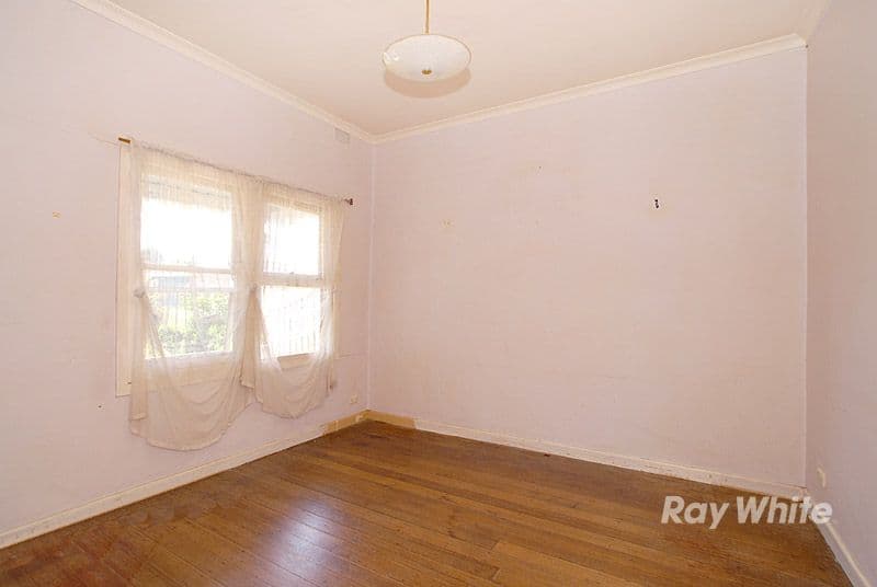 94 Kelvinside Road, NOBLE PARK VIC 3174, Noble Park - Thumbnail 2