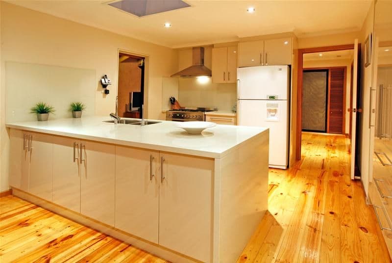 10 Centenary Drive, MILL PARK VIC 3082, Mill Park - Thumbnail 2