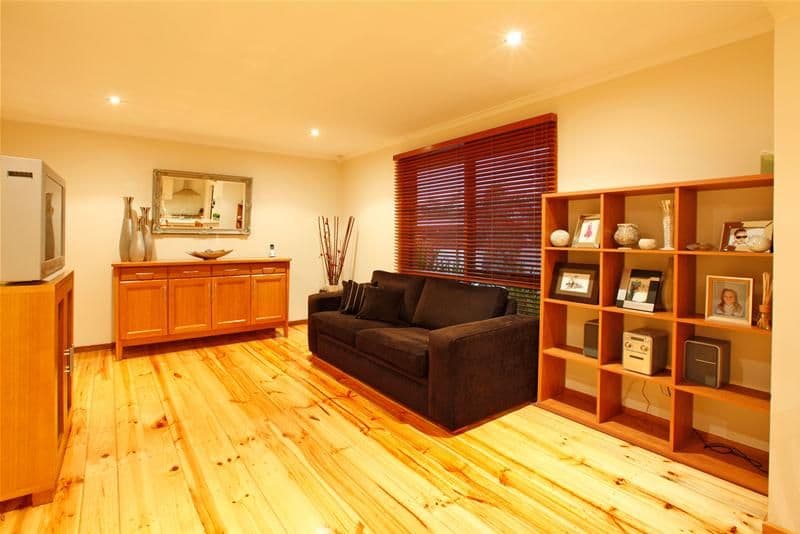 10 Centenary Drive, MILL PARK VIC 3082, Mill Park - Thumbnail 3