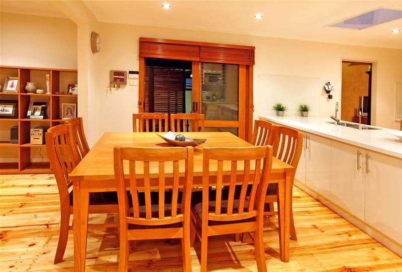 10 Centenary Drive, MILL PARK VIC 3082, Mill Park - Thumbnail 4