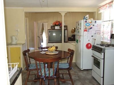 16 Acacia Street, BLACKALL QLD 4472, Blackall - Thumbnail 5