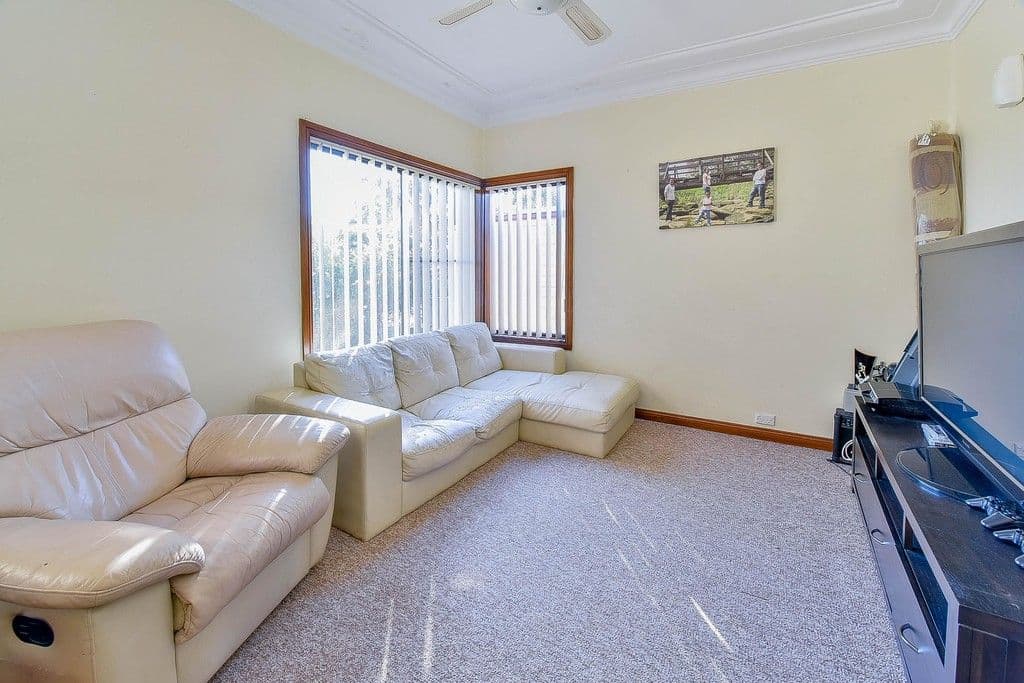76 Macquarie Avenue, Campbelltown NSW 2560, Campbelltown - Thumbnail 2