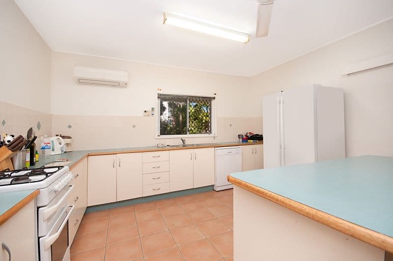 130 Twelfth Avenue, RAILWAY ESTATE QLD 4810, Railway Estate - Thumbnail 3