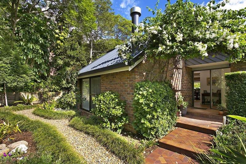 2 Farnworth Street, CHAPEL HILL QLD 4069, Chapel Hill - Thumbnail 2